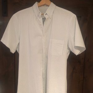 Mizzen + Main short sleeve button down shirt